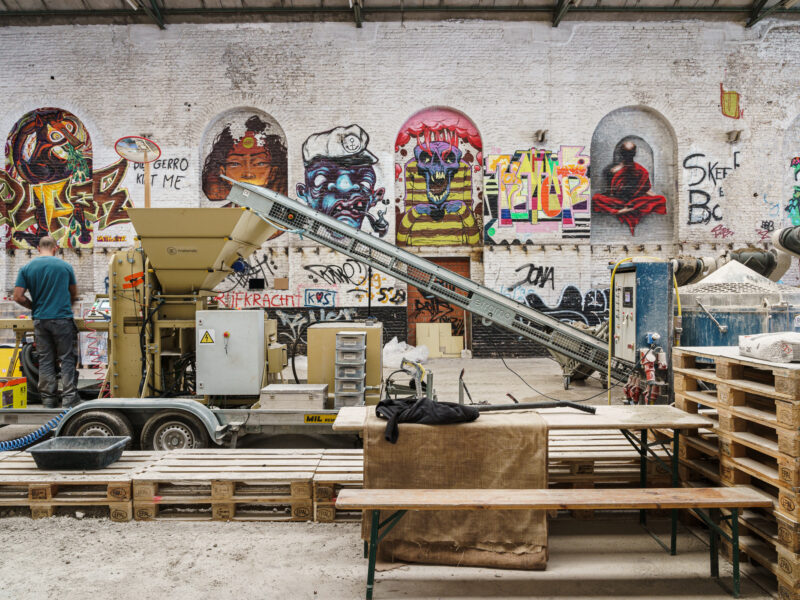 Productie steen pers 1 Design Museum Gent