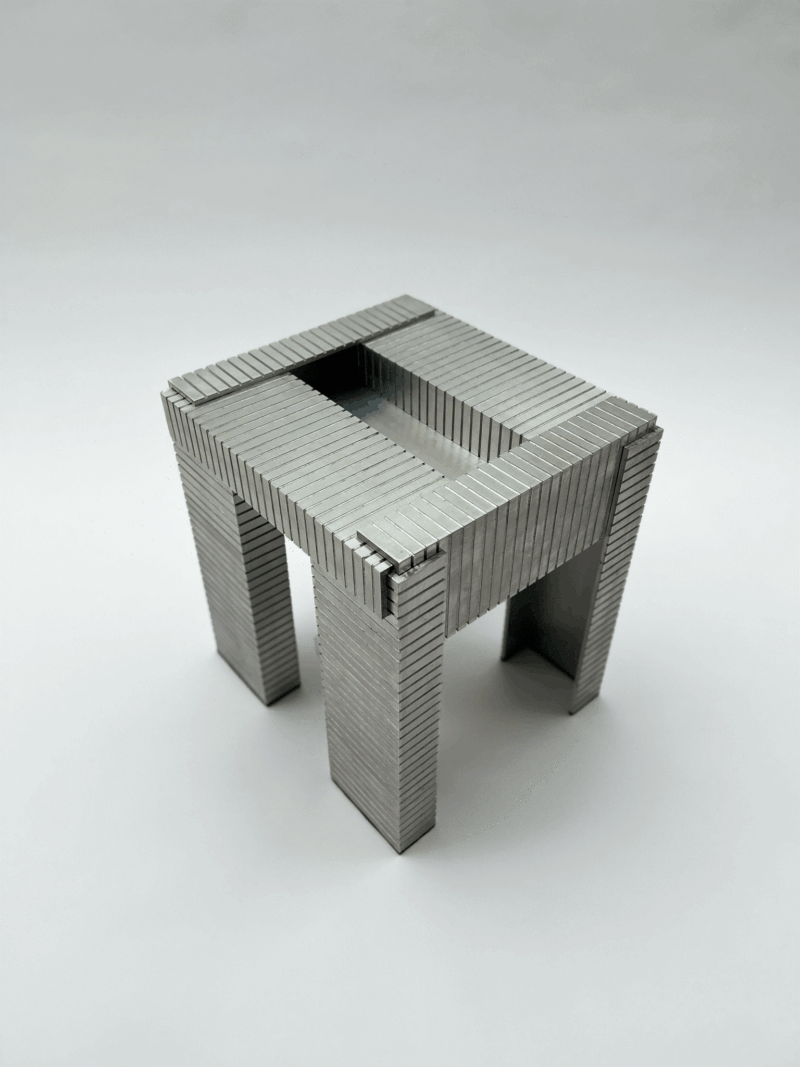 Ines Beldjilali, Staples Series - bijzettafel, 2023