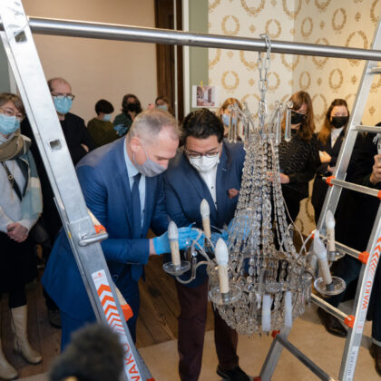 Minister Diependaele en Schepen Souguir pakken de eerste luster in